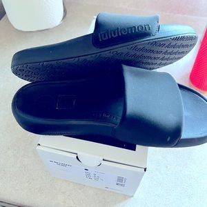 New Lululemon Restfeel slides Size 9